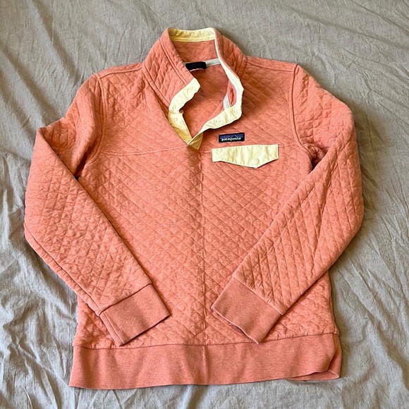 Patagonia Tops - Like new Patagonia Organic Cotton Quilted Snap T Pullover